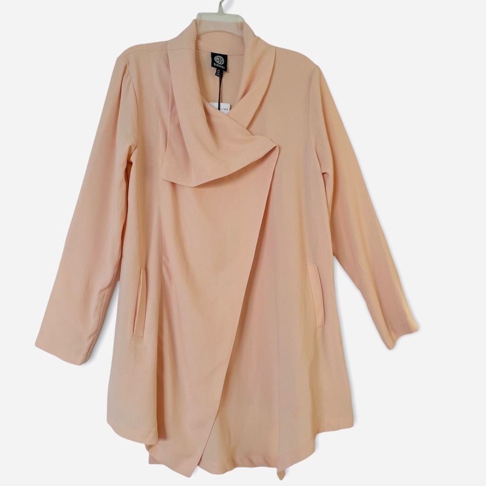 Casual, Contemporary, Chic… Long-sleeved, asymmetrical blouse.  Size M